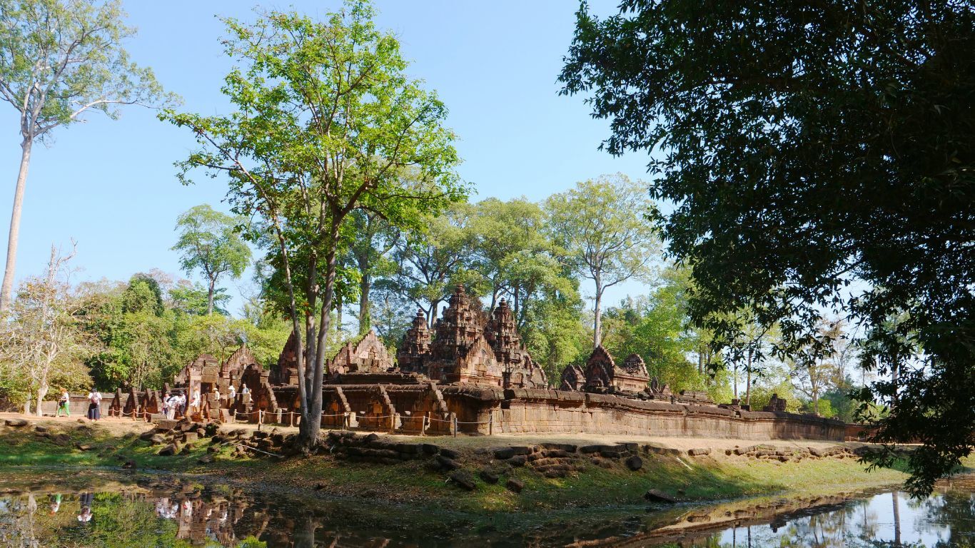 Experience Banteay Srei’s safe sites with guided tours